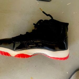 "Passionate sneaker enthusiast selling iconic Jordan 11 Bred kicks."